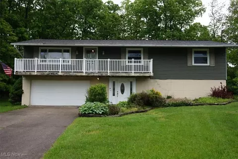 1259 Cherry Ln, Brunswick, OH 44212