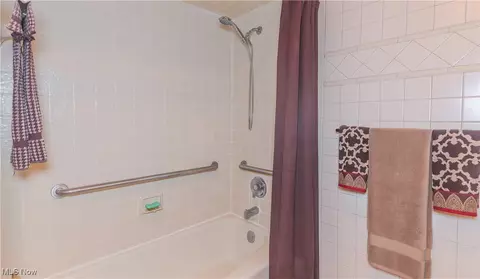 2885 Mill Gate Dr, Willoughby Hills, OH 44094 photo 33