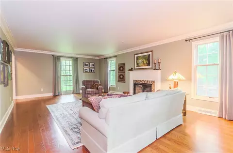 2885 Mill Gate Dr, Willoughby Hills, OH 44094 photo 8
