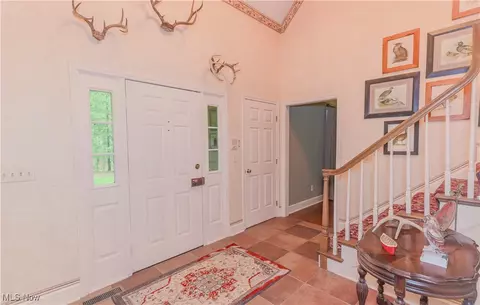 2885 Mill Gate Dr, Willoughby Hills, OH 44094 photo 4