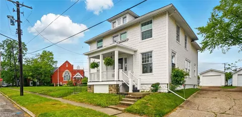 Exterior - 1433 W 4th St, Ashtabula, OH 44004 photo 1 of 3