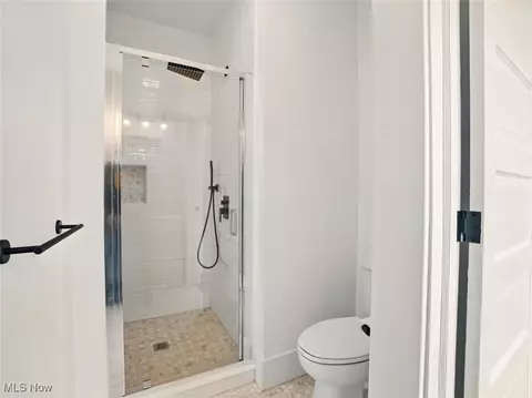 Bath - 1433 W 4th St, Ashtabula, OH 44004 photo 2 of 6