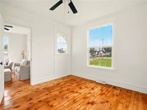 Living - 1433 W 4th St, Ashtabula, OH 44004 photo 1 of 3