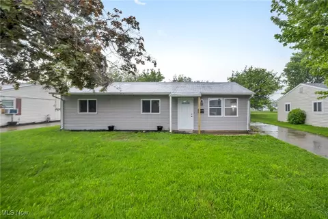 1419 Wamajo Dr, Sandusky, OH 44870