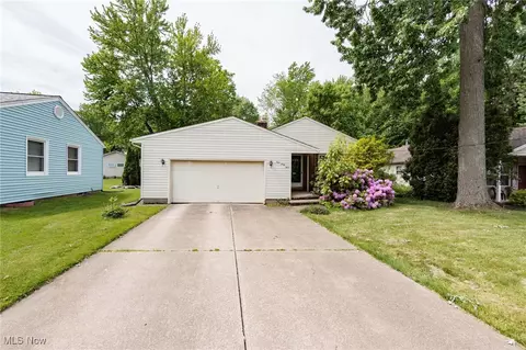 144 Charlotte St, Painesville, OH 44077