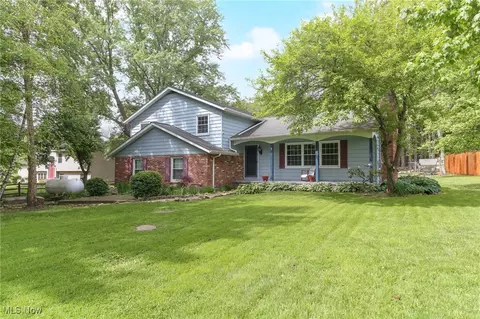 12274 Kile Rd, Chardon, OH 44024