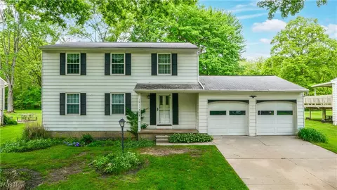 10114 Pirates Trl, Reminderville, OH 44202