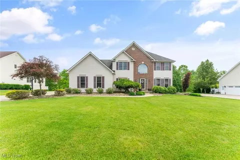 73 Lake Wobegon Dr, Canfield, OH 44406