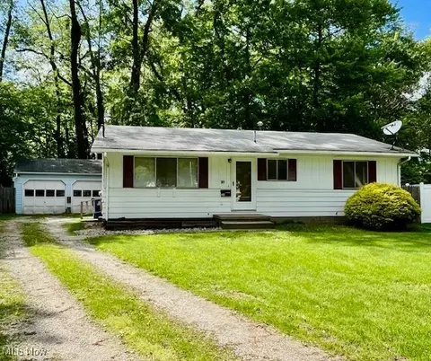 201 Valleyview Dr, Kent, OH 44240