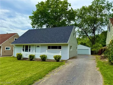 356 N Edgehill Ave, Austintown, OH 44515