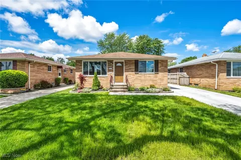 4482 W 144th St, Cleveland, OH 44135