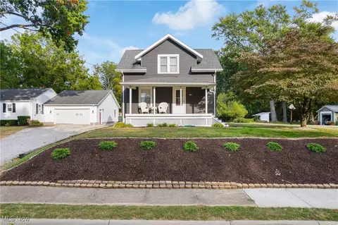 360 Woodside Ave NE, North Canton, OH 44720