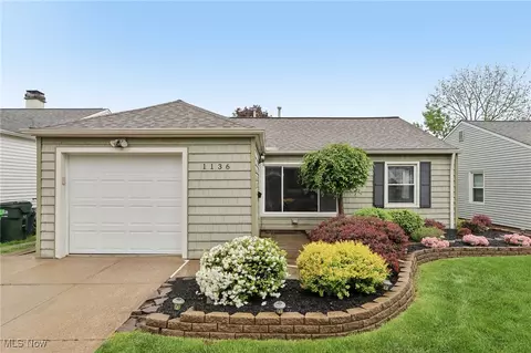 1136 Eastwood Ave, Mayfield Heights, OH 44124