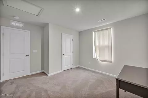 Entry Way - 114 River Run Dr, Elyria, OH 44035 photo 6 of 7