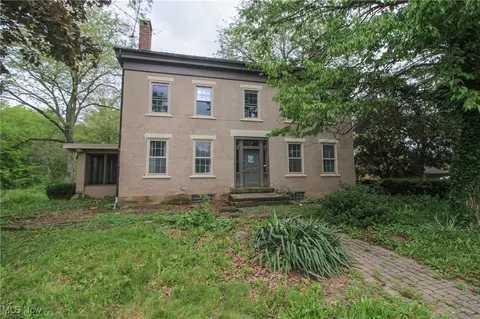 1268 Tait Rd SW, Lordstown, OH 44481