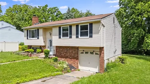3067 Bronco Dr, Clinton, OH 44216