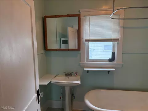 931 W 18th St, Lorain, OH 44052 photo 14