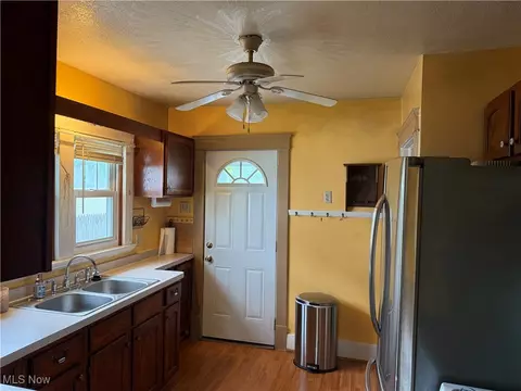 931 W 18th St, Lorain, OH 44052 photo 9