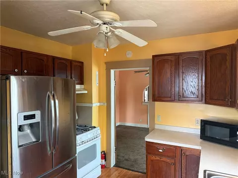 931 W 18th St, Lorain, OH 44052 photo 11