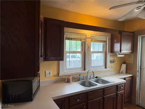 931 W 18th St, Lorain, OH 44052 photo 10
