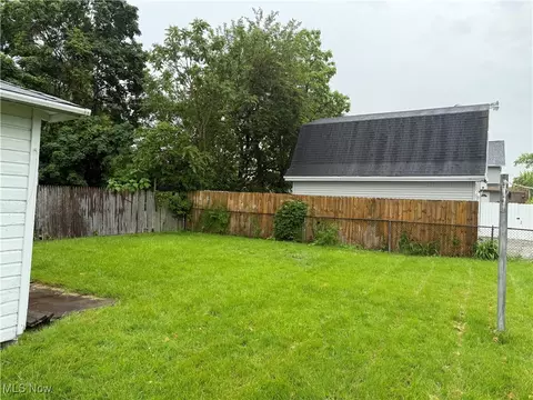 931 W 18th St, Lorain, OH 44052 photo 22