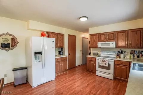 806 9th St SW, Massillon, OH 44647 photo 10