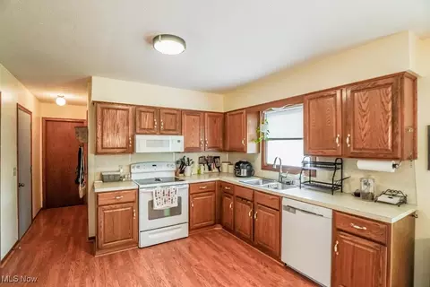 806 9th St SW, Massillon, OH 44647 photo 11