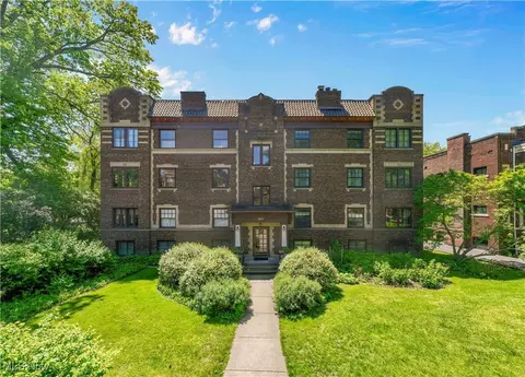 2472 Overlook Rd #11, Cleveland Heights, OH 44106