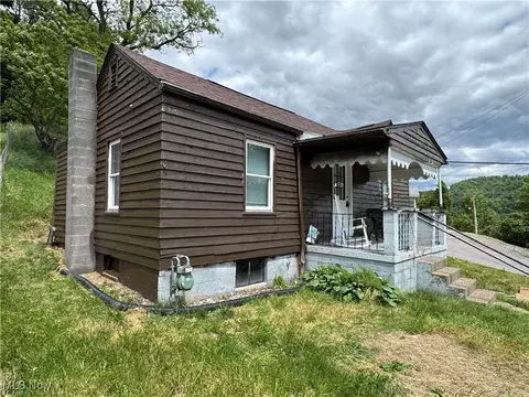 608 Columbus Ave, Martins Ferry, OH 43935