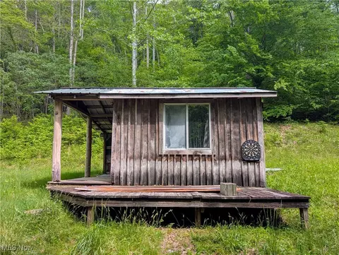179 Little Beechy Ridge Rd, Procious, WV 25164