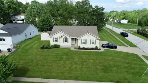 615 Wolf Ave, Wadsworth, OH 44281