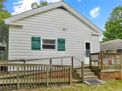 192 Walnut St, Geneva, OH 44041 photo 5