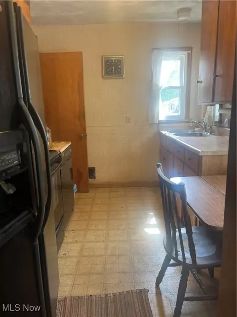 2517 W 8th St, Ashtabula, OH 44004 photo 4