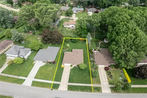 View/Area - 987 E Decker Dr, Seven Hills, OH 44131 photo 3 of 5