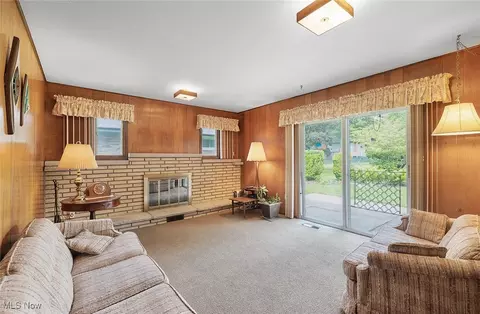 Living - 987 E Decker Dr, Seven Hills, OH 44131 photo 1 of 5