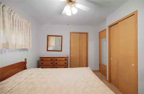Bedroom - 987 E Decker Dr, Seven Hills, OH 44131 photo 2 of 6