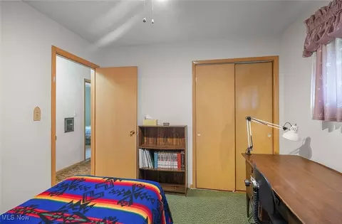 Bedroom - 987 E Decker Dr, Seven Hills, OH 44131 photo 5 of 6