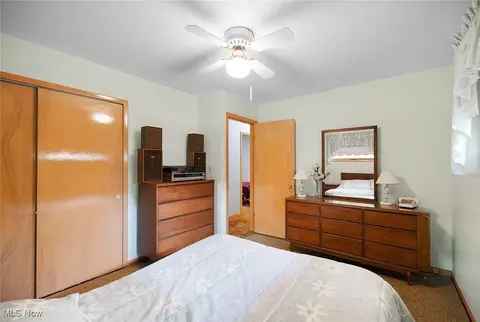 Bedroom - 987 E Decker Dr, Seven Hills, OH 44131 photo 4 of 6