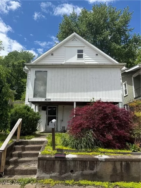 3039 Elm Street St, Weirton, WV 26062