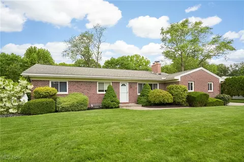 206 Benson Rd, Fairlawn, OH 44333