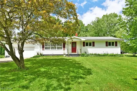 6509 Shafer Rd NW, Warren, OH 44481