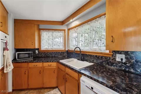 9265 Oberlin Rd, Elyria, OH 44035 photo 12
