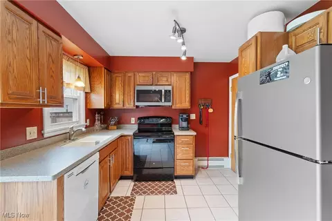 Kitchen - 174 Woolf Ave, Akron, OH 44312 photo 1 of 4