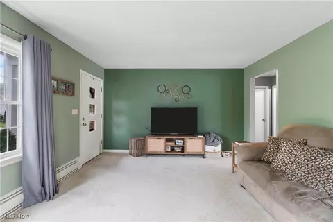 Living - 174 Woolf Ave, Akron, OH 44312 photo 2 of 4