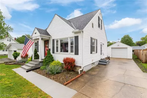 Exterior - 174 Woolf Ave, Akron, OH 44312 photo 5 of 5