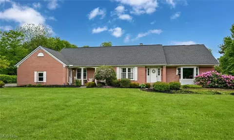 12115 Fowlers Mill Rd, Chardon, OH 44024
