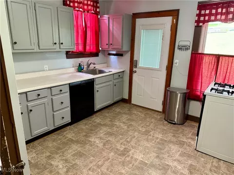 237 Beech Rd, Weirton, WV 26062 photo 10