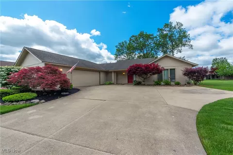 8673 Gatewood Dr, North Ridgeville, OH 44039