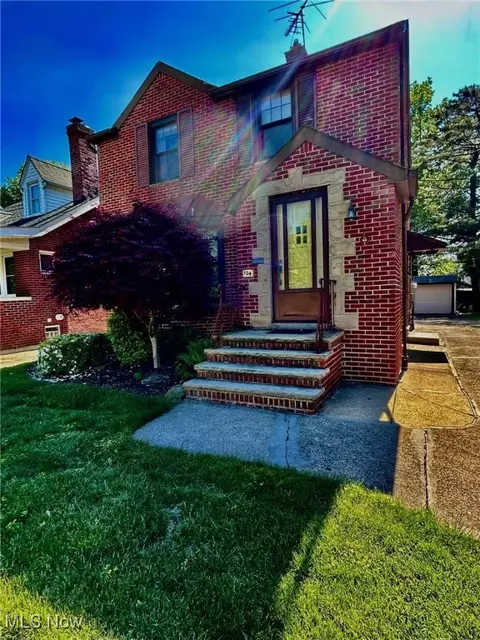 104 Sunnycliff Dr, Euclid, OH 44123