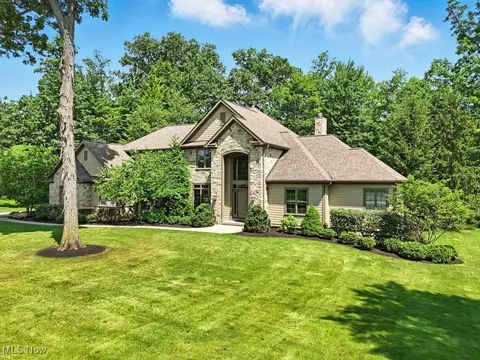 3880 Waterford Ct, Orange, OH 44122
